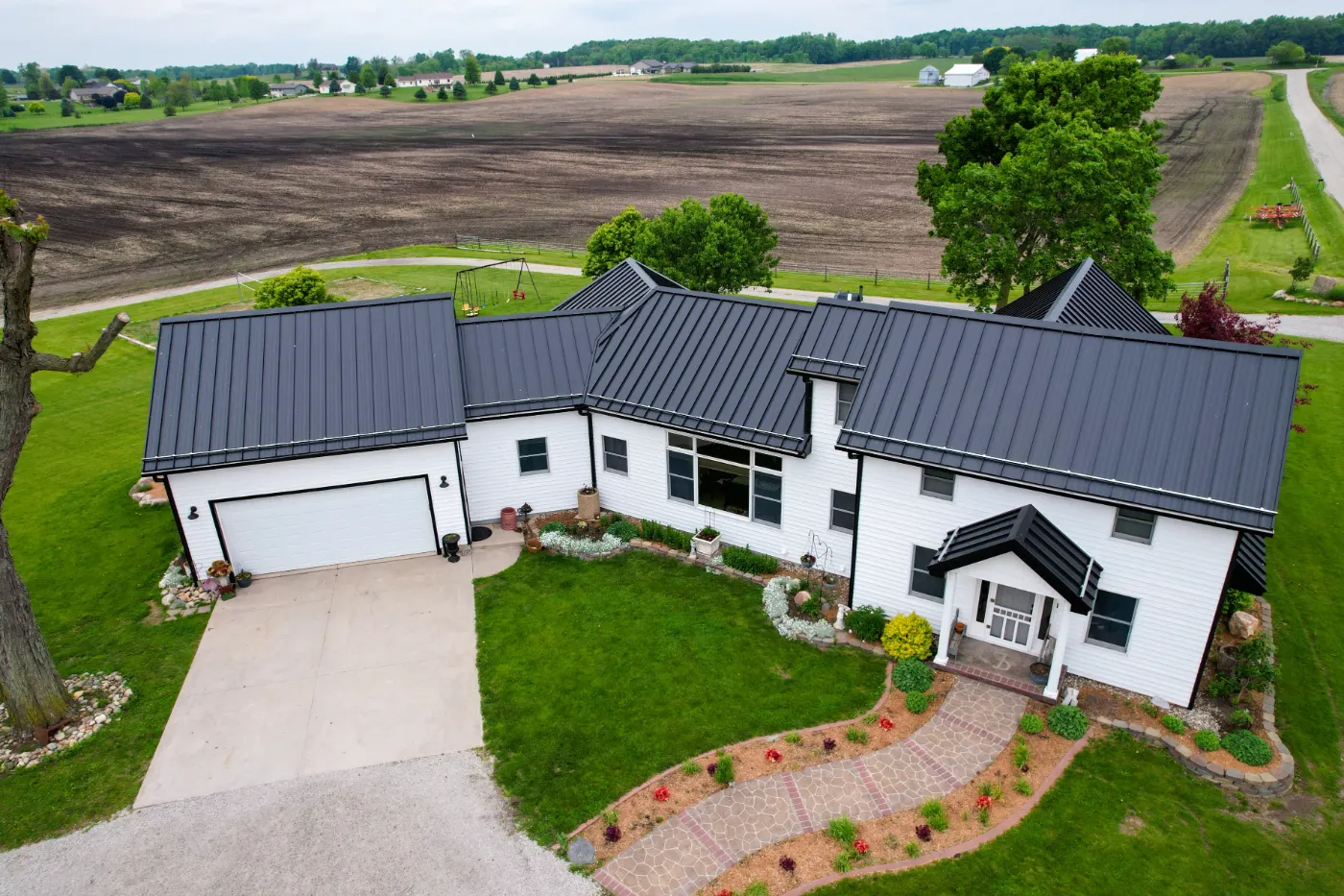 Manufacturer-certified roof installation in Sunblest Farms